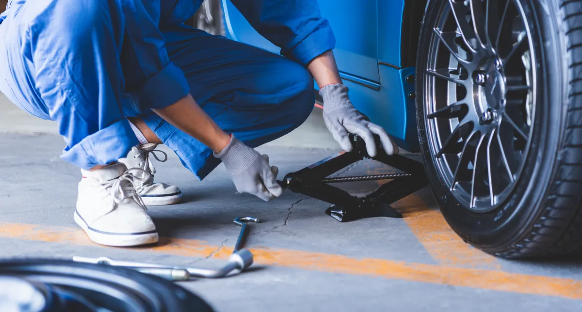 What Are the Signs That Your Car Needs Auto Repair?